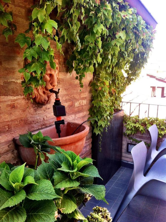 Sui Tetti Di Bologna Appartement Buitenkant foto